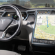 Interior del Model S con sus ventanillas para el aire acondicionado.